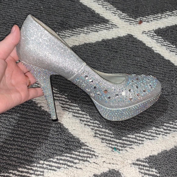 Heels - Picture 6 of 7